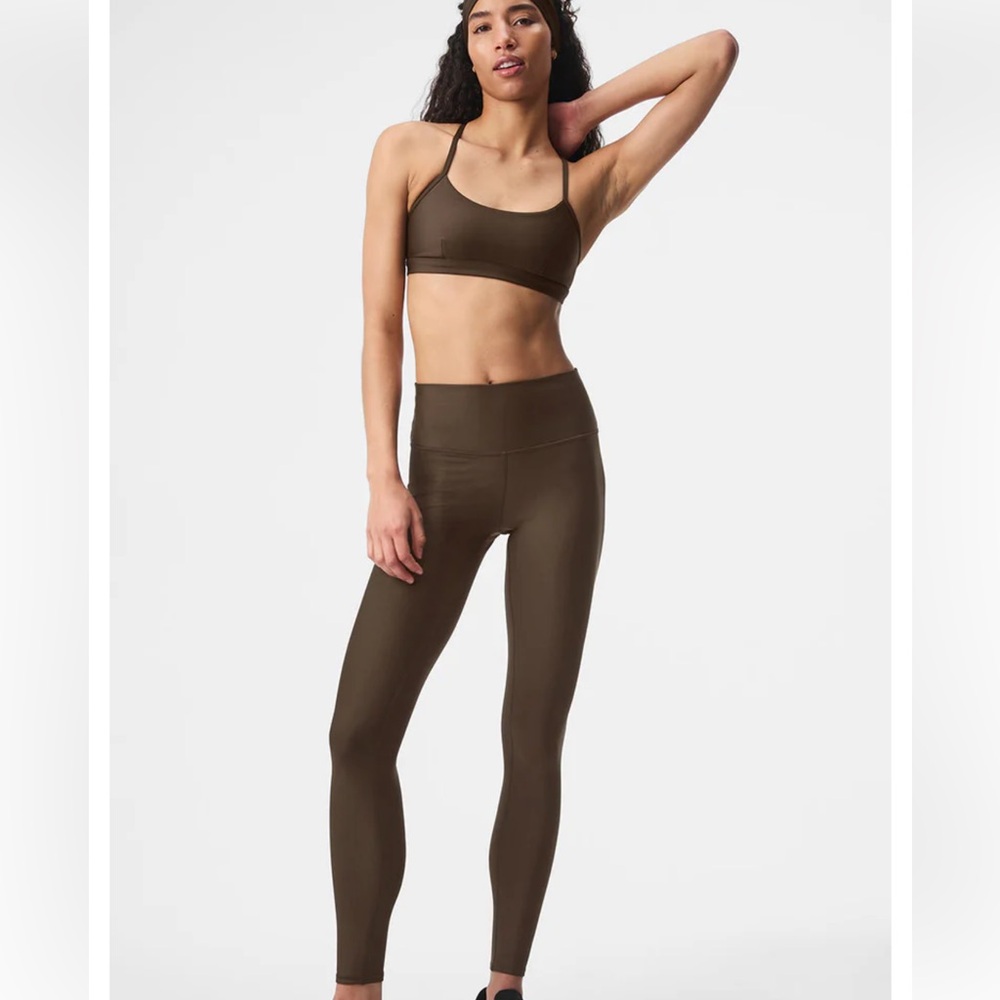 ALO yoga, full set in espresso size small in both- never worn new with tags